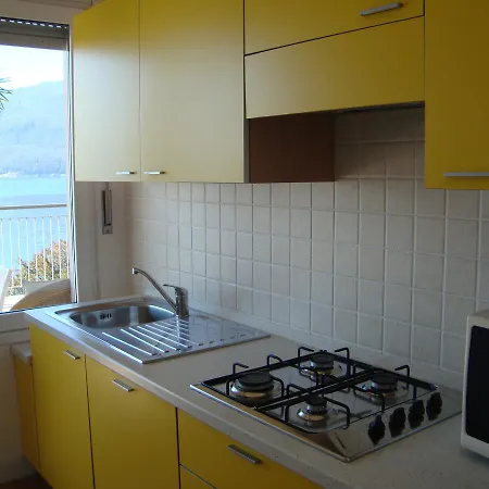 Colmegna Apartment *